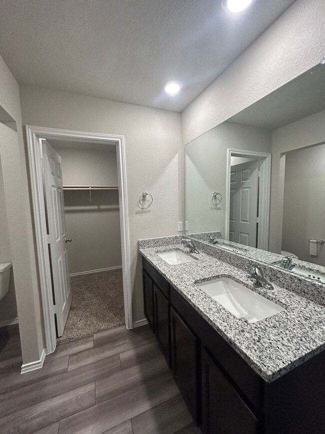 Building Photo - Newer Build Lorena Home