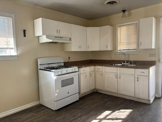 Building Photo - 349 Queen Julianna Ln