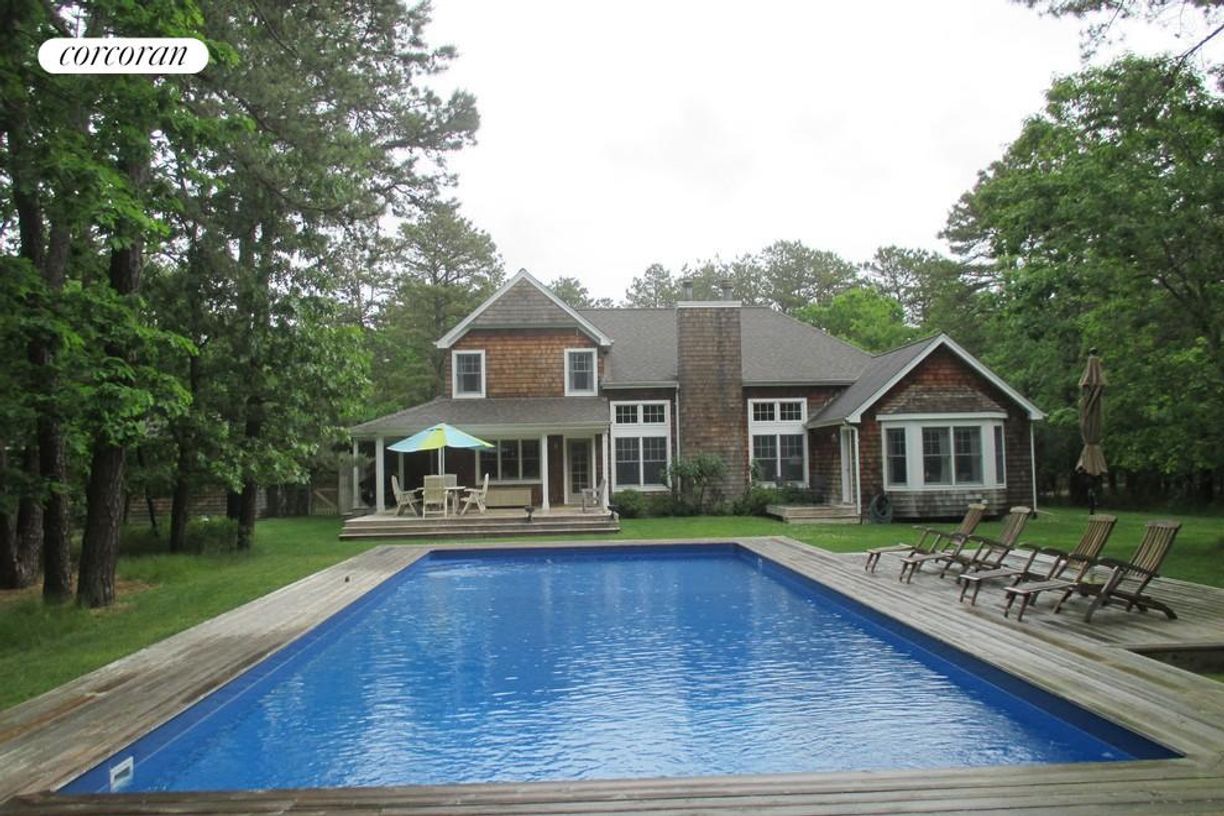 Foto principal - 565 Wainscott NW Rd