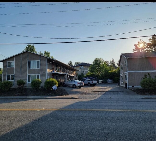 Building Photo - 9512 4th Ave W