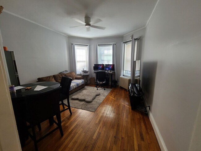 Building Photo - Renovated - Stainless Appliances - Close t...