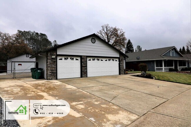 Foto del edificio - 3163 Butterfly Ln.  Beautiful Home with To...