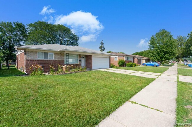 Foto del edificio - 13103 Iowa Dr