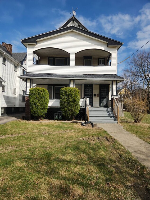 Foto principal - 3215 E 117th St