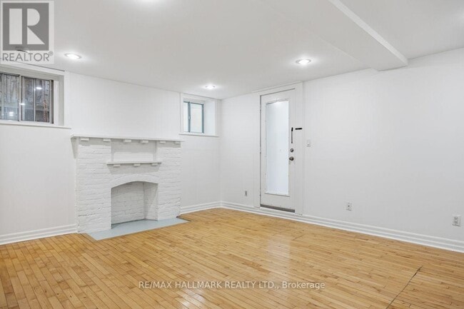 Building Photo - 483 Parkside Dr