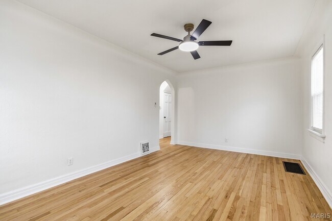 Foto del edificio - 5826 Telegraph Rd