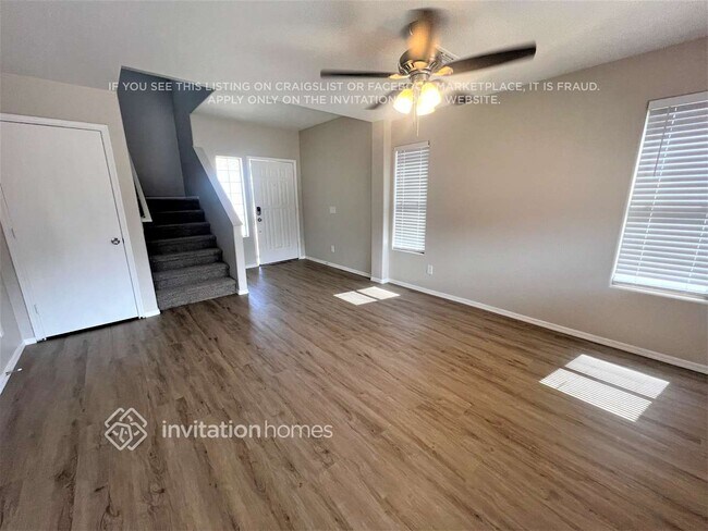 Building Photo - 11525 E Persimmon Ave