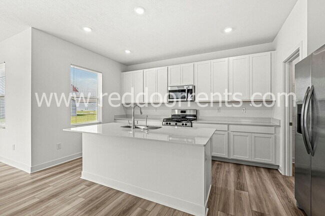 Foto del edificio - View this Property Today!