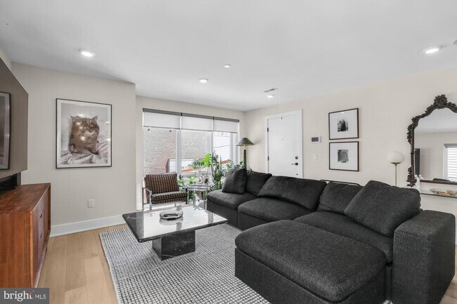 Foto del edificio - 750 N 19th St