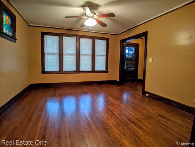Foto del edificio - 5244 Commonwealth St