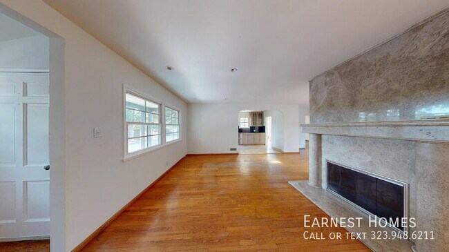 Foto del edificio - 17115 Parthenia St