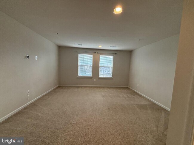 Foto del edificio - 6503 Ballenger Run Blvd