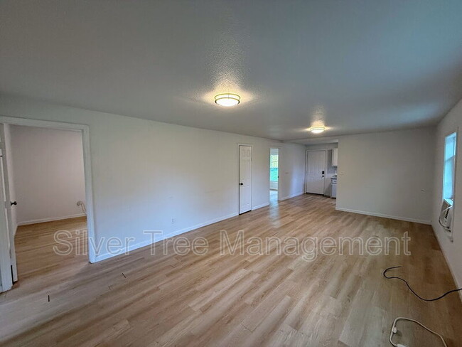 Foto del edificio - 506 W Parnell St