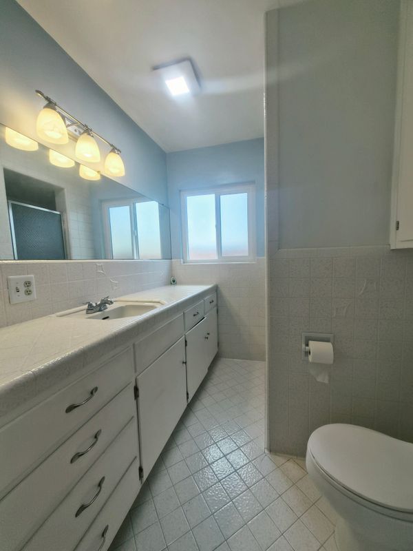 Building Photo - 2931 S Sepulveda Ave