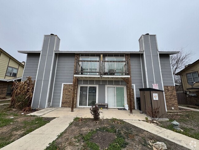 Building Photo - 3003 Lake Rd