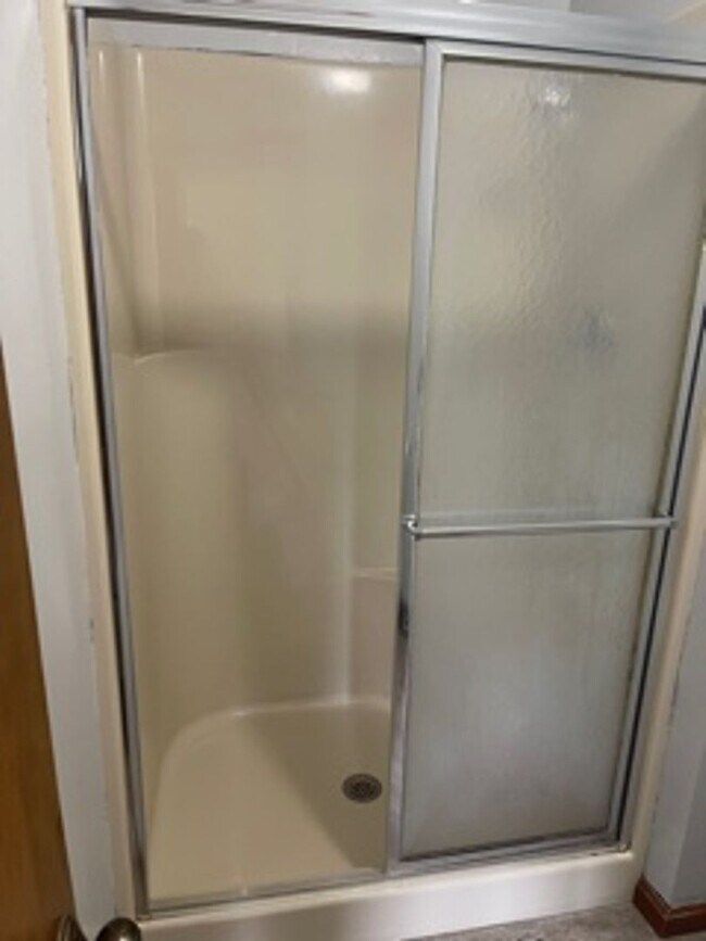 Foto del edificio - 1992 Waterfront Dr N