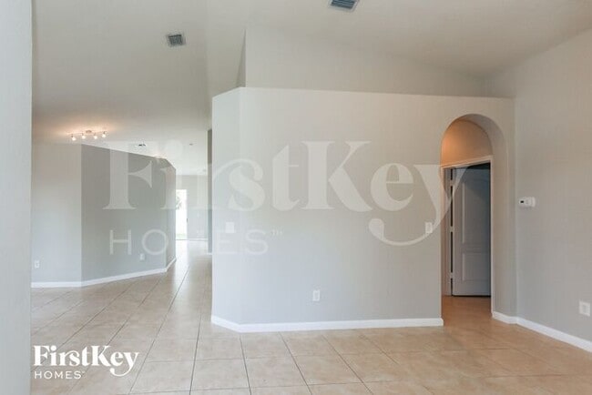 Foto del edificio - 1700 NE 37th Pl