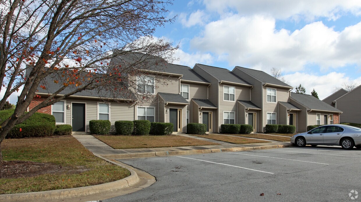 Foto del edificio - Greenwood Townhomes