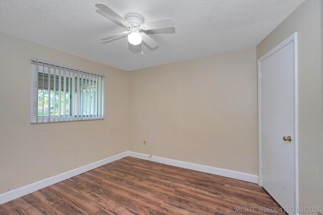 Building Photo - 2716 SW 46th St