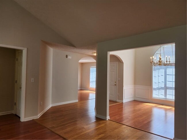 Building Photo - 456 Canterbury Pl Dr