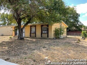 Building Photo - 1803 Plaza del Sol St