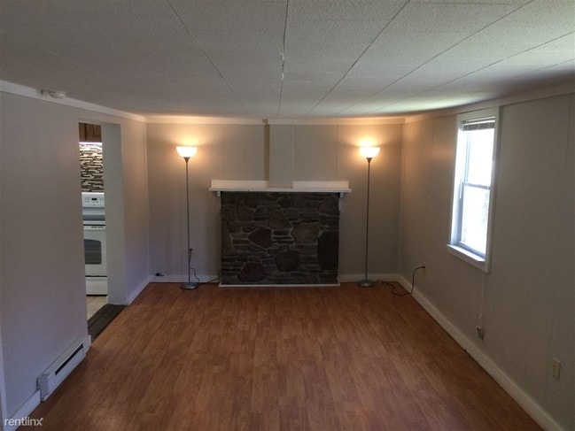 Building Photo - 212 Mowry Rd