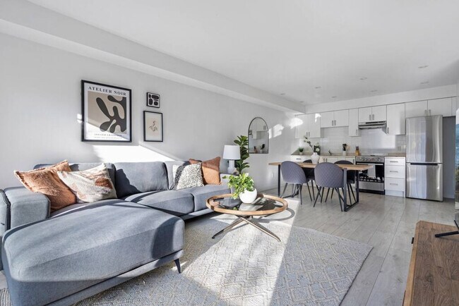 Photo du bâtiment - 2225 W 8th Ave