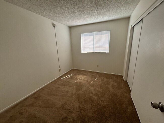 Foto del edificio - Modern and Spacious 3-Bedroom Townhome in ...