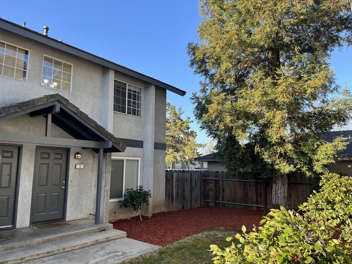 1985 Ponderosa Dr, Oakdale, CA 95361 Townhome Rentals in Oakdale CA