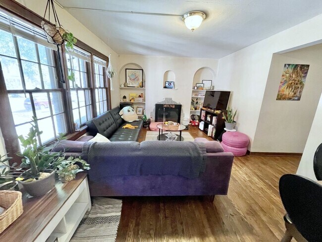 Foto del edificio - 104 S Randall Ave