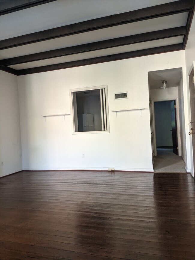 Dining Area - 119 W Barre St