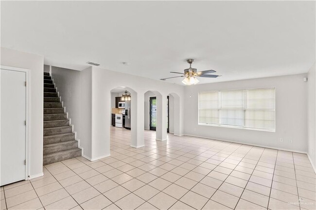 Foto del edificio - 4416 Thunderbird Ave