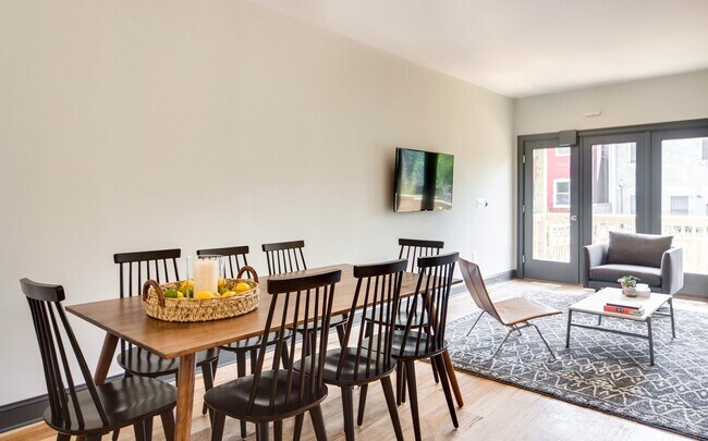 Foto del edificio - 410-412 Richardson PL NW