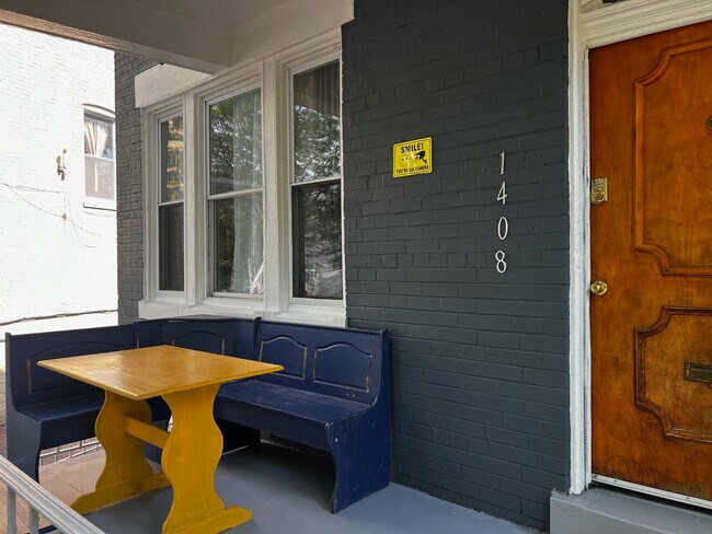 Foto del edificio - 1408 Perry Pl NW