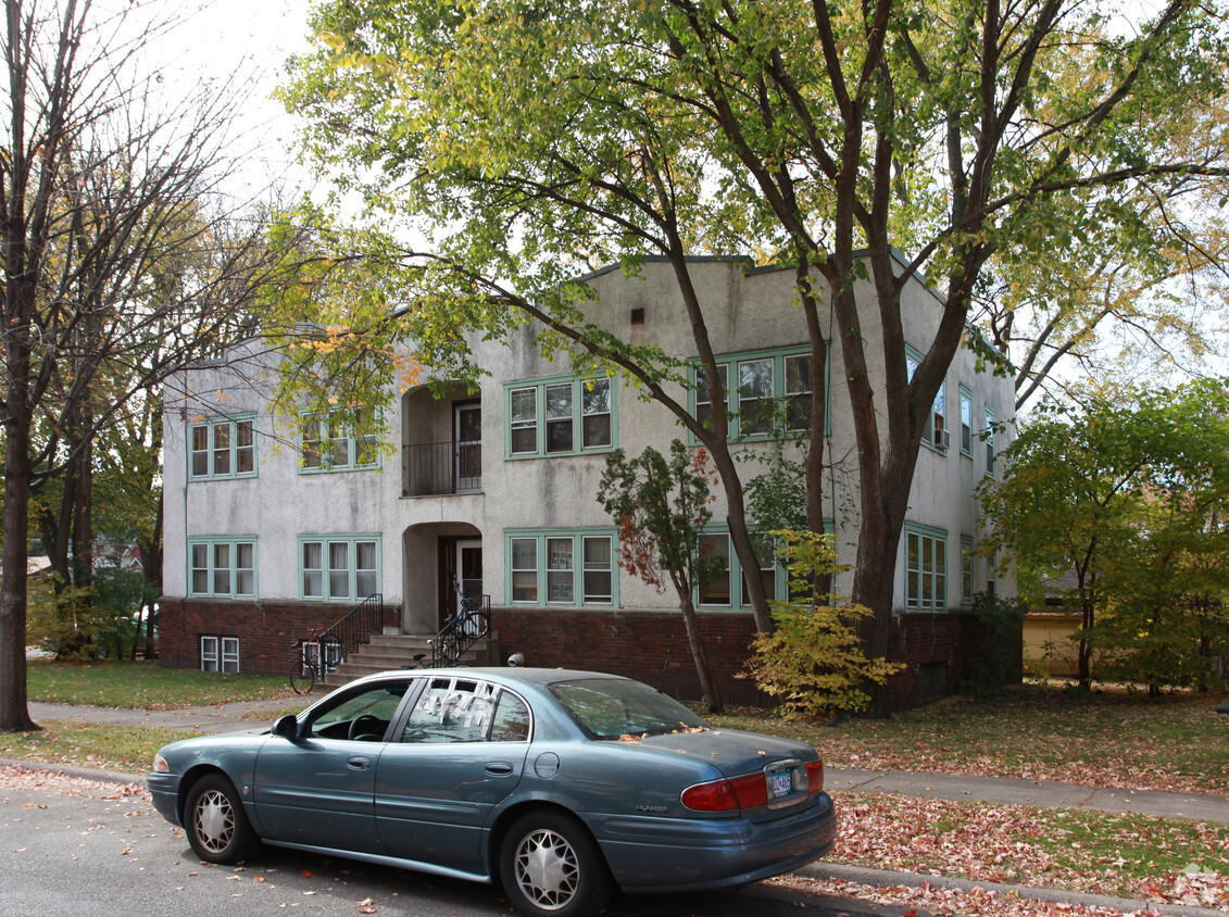 Building Photo - 3952 Elliot Ave S