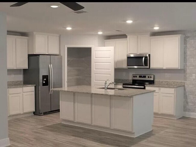 Foto del edificio - 3139 Heritage Oaks Cir