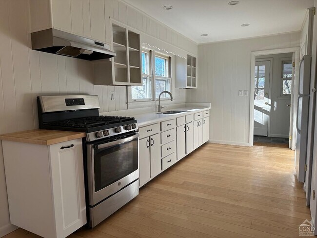 Foto del edificio - 12 N Rd