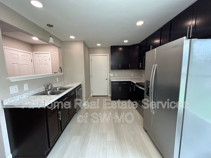 Primary Photo - 3535 S Jefferson Ave