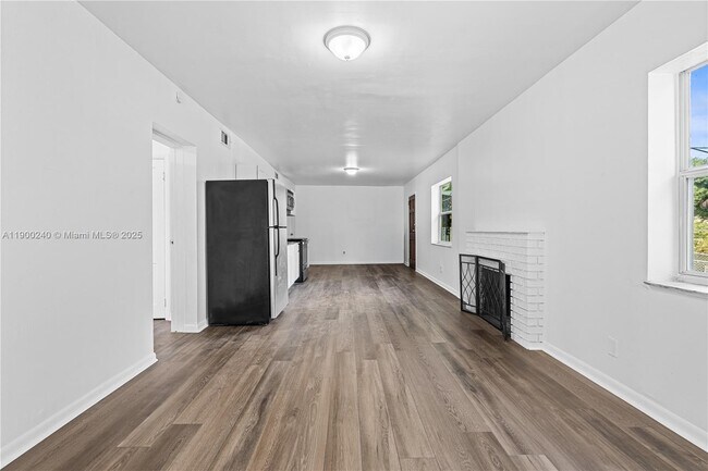 Foto del edificio - 201 S Biscayne River Dr