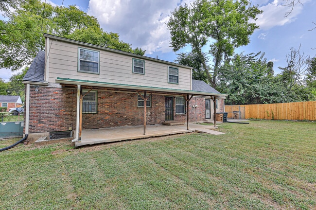 Building Photo - 1032 Dozier Pl