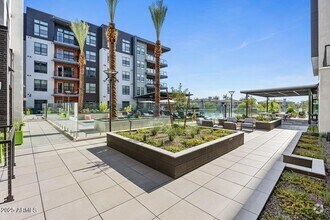 Building Photo - 7111 E Tierra Buena Ln