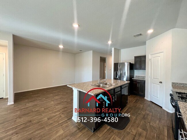 Building Photo - Four Bedroom House on Corner Lot