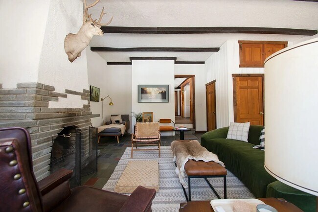 Foto del edificio - 30 Ford Rd