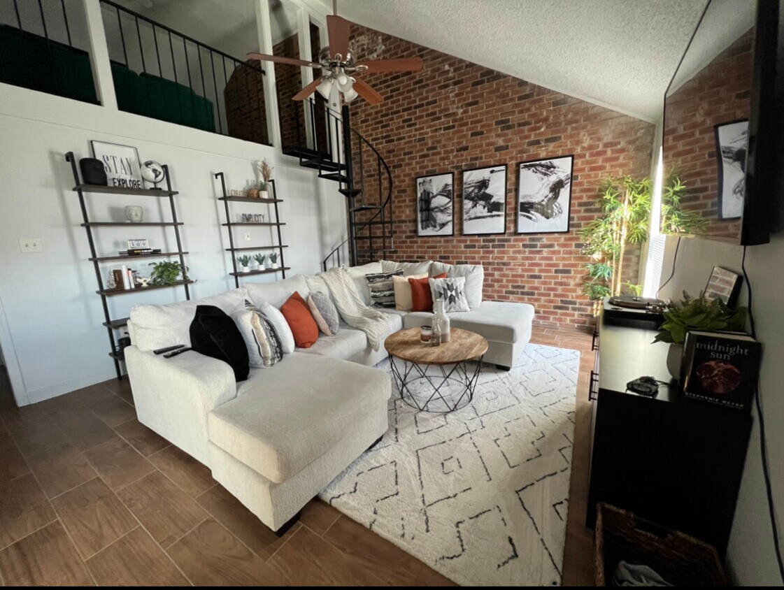 Foto principal - 8721 Pecan Tree Dr