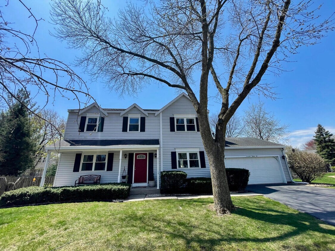 Primary Photo - 1725 Drake Ct