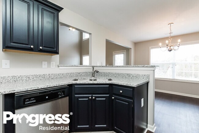 Building Photo - 2750 Beech Tr