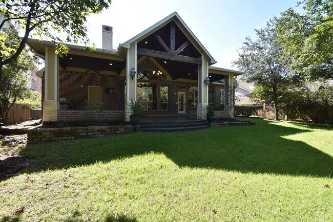 Building Photo - Gorgeous, stately home in The Woodlands Sterling Village