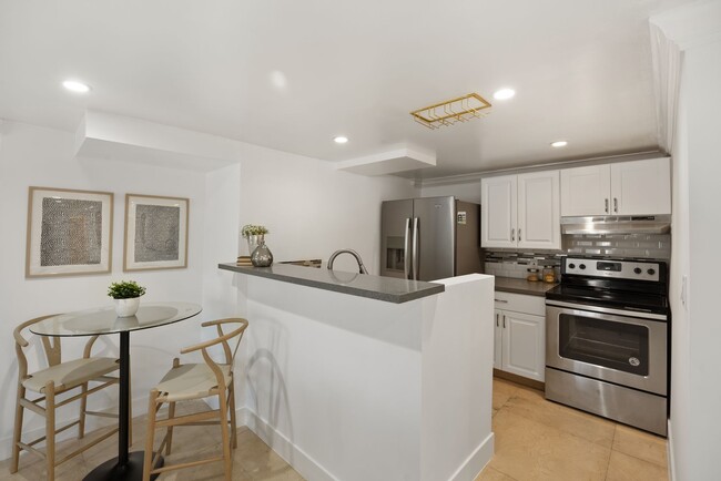 Building Photo - 3254 Dos Palos Dr