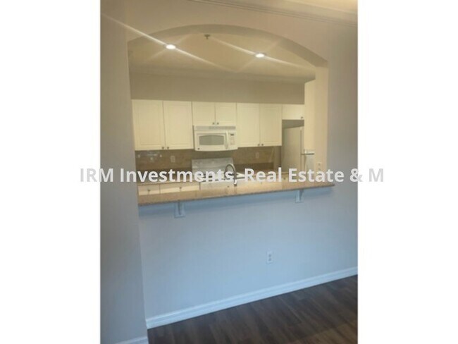 Foto del edificio - 3 bedroom 2 bath condo