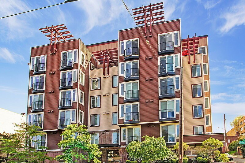 Primary Photo - 124 Bellevue Ave E